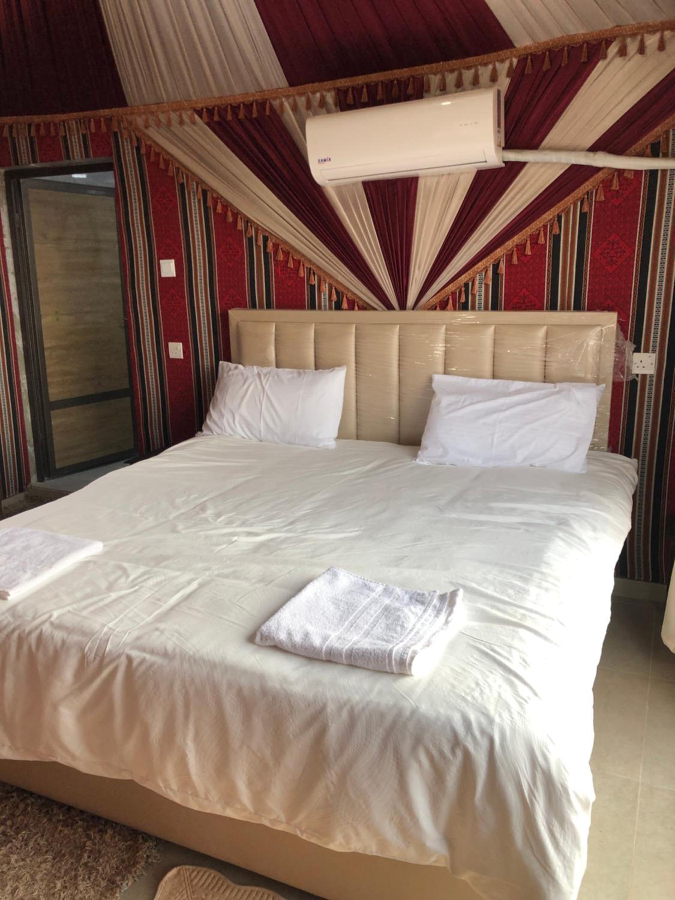 Rum omar camp