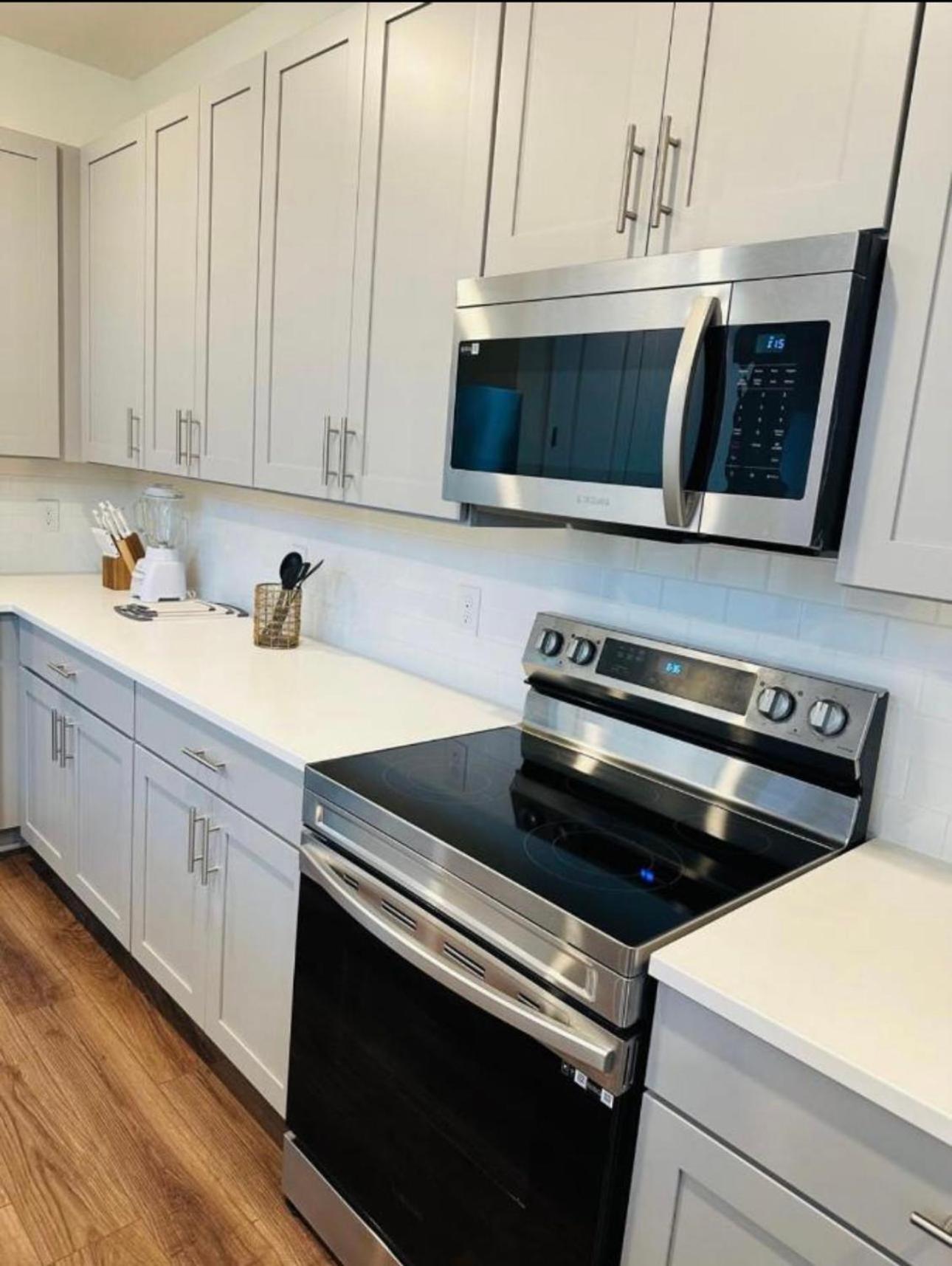 Brand new houes20min from disney private room W Tv at Championgate view 4