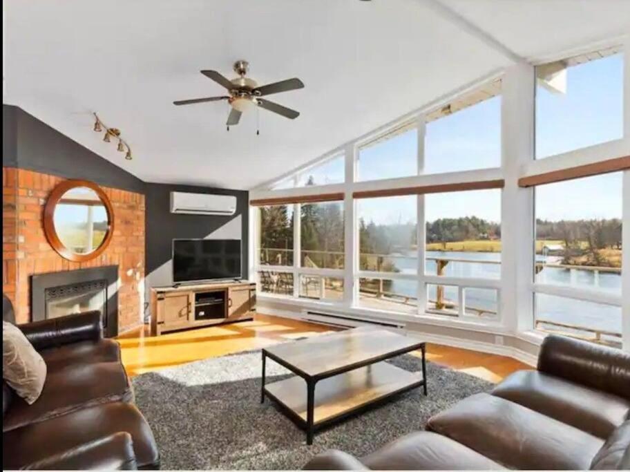 Waterfront, dream stay at Belle Vue Cottage