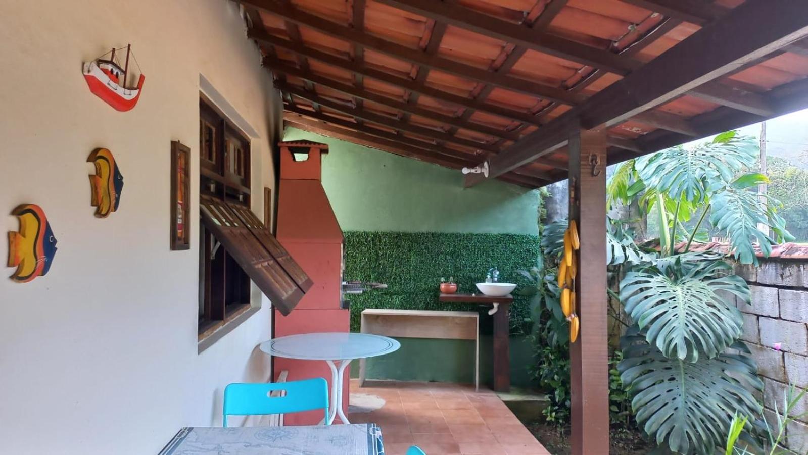 Casa na praia com pomar