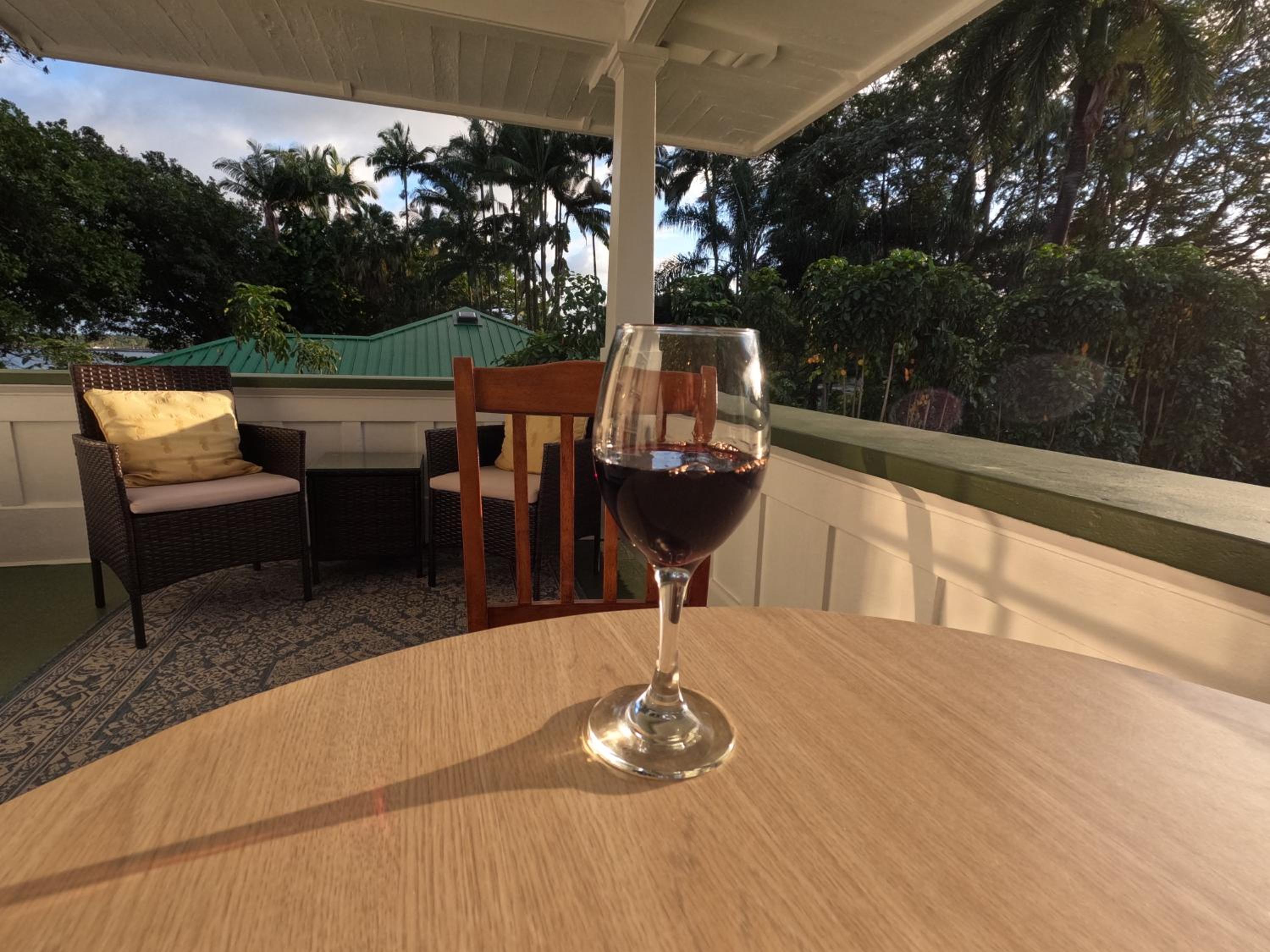 Hilo Bay Oceanfront Bed and Breakfast