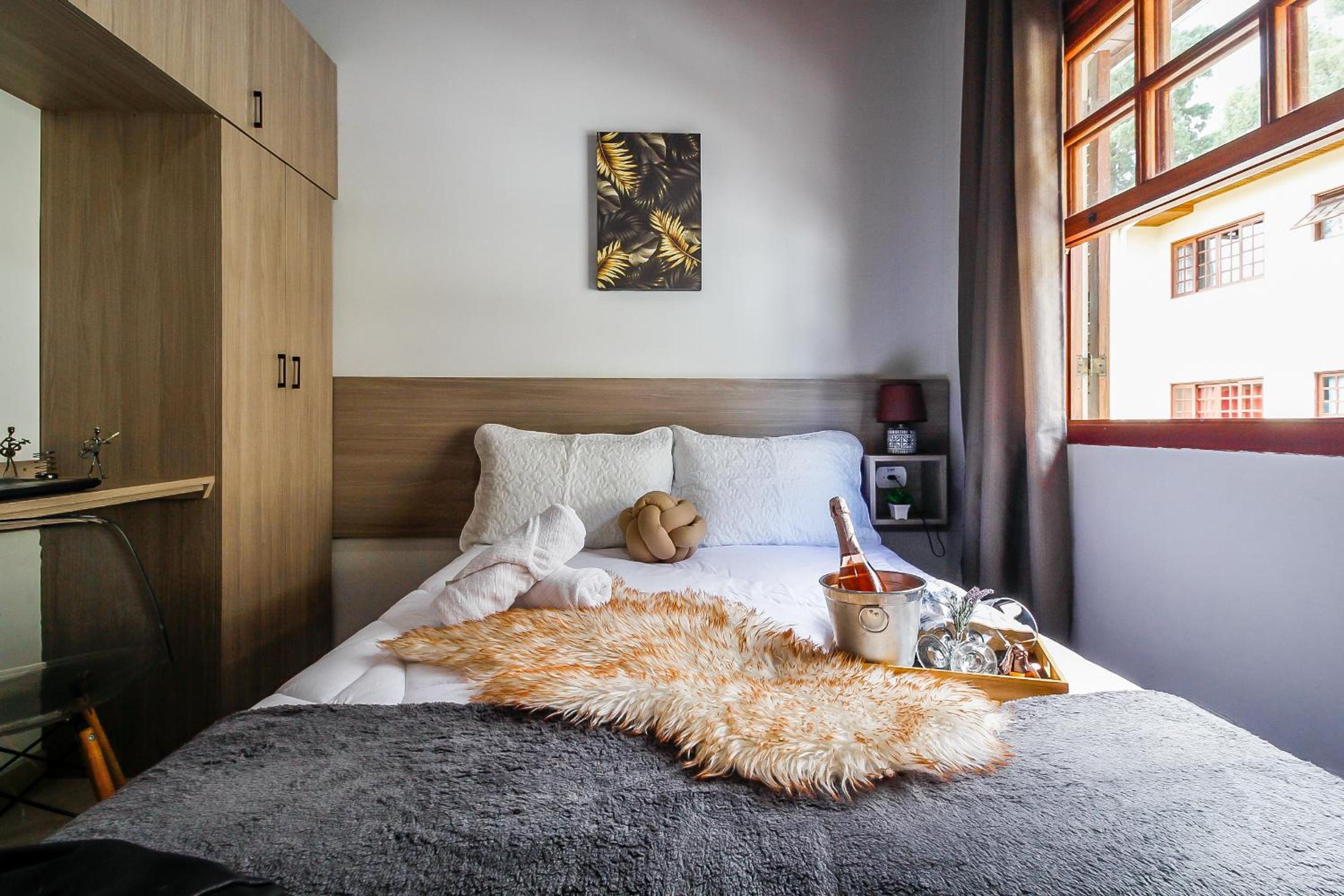 Apê Inteiro| 2Qts| Estacionamento| Wi-Fi 350| Pet Friendly| Ao Lado do Parque das CEREJEIRAS