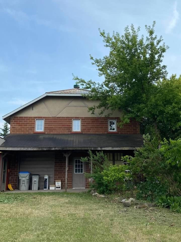 ENTIRE 2-BEDROOM TOWNHOUSE ON a RUSTIC FARM - C