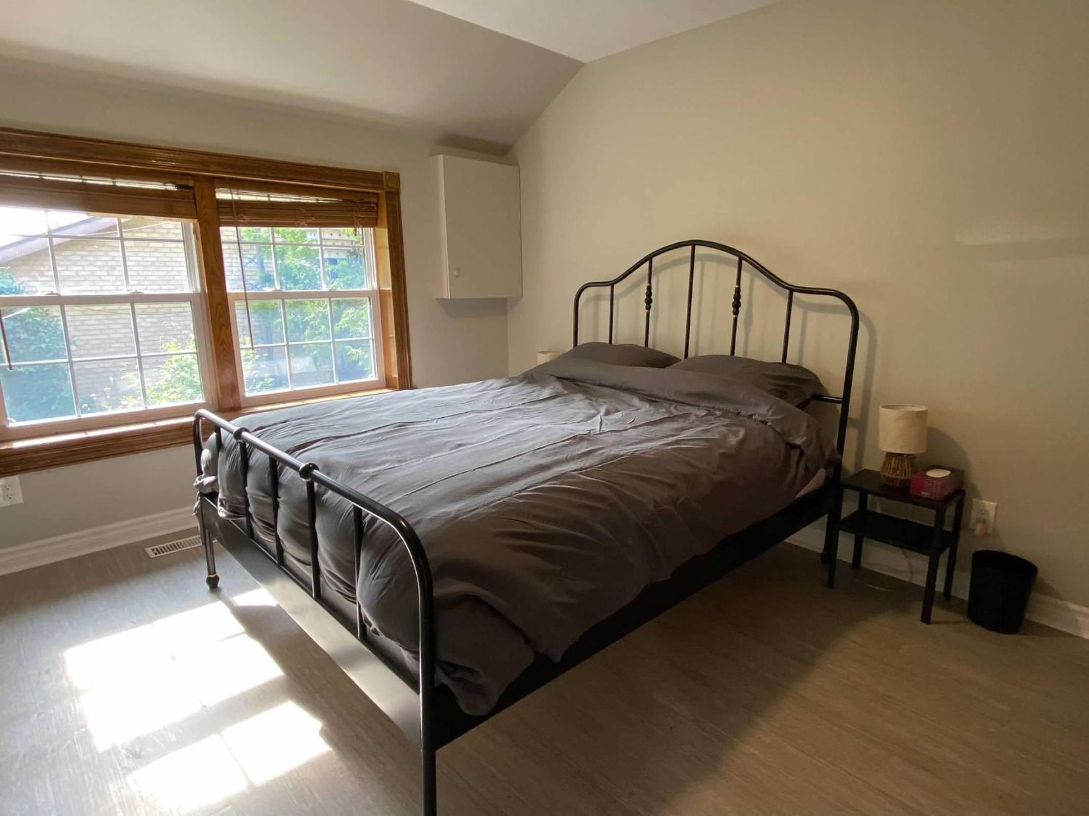 ENTIRE 2-BEDROOM TOWNHOUSE ON a RUSTIC FARM - C