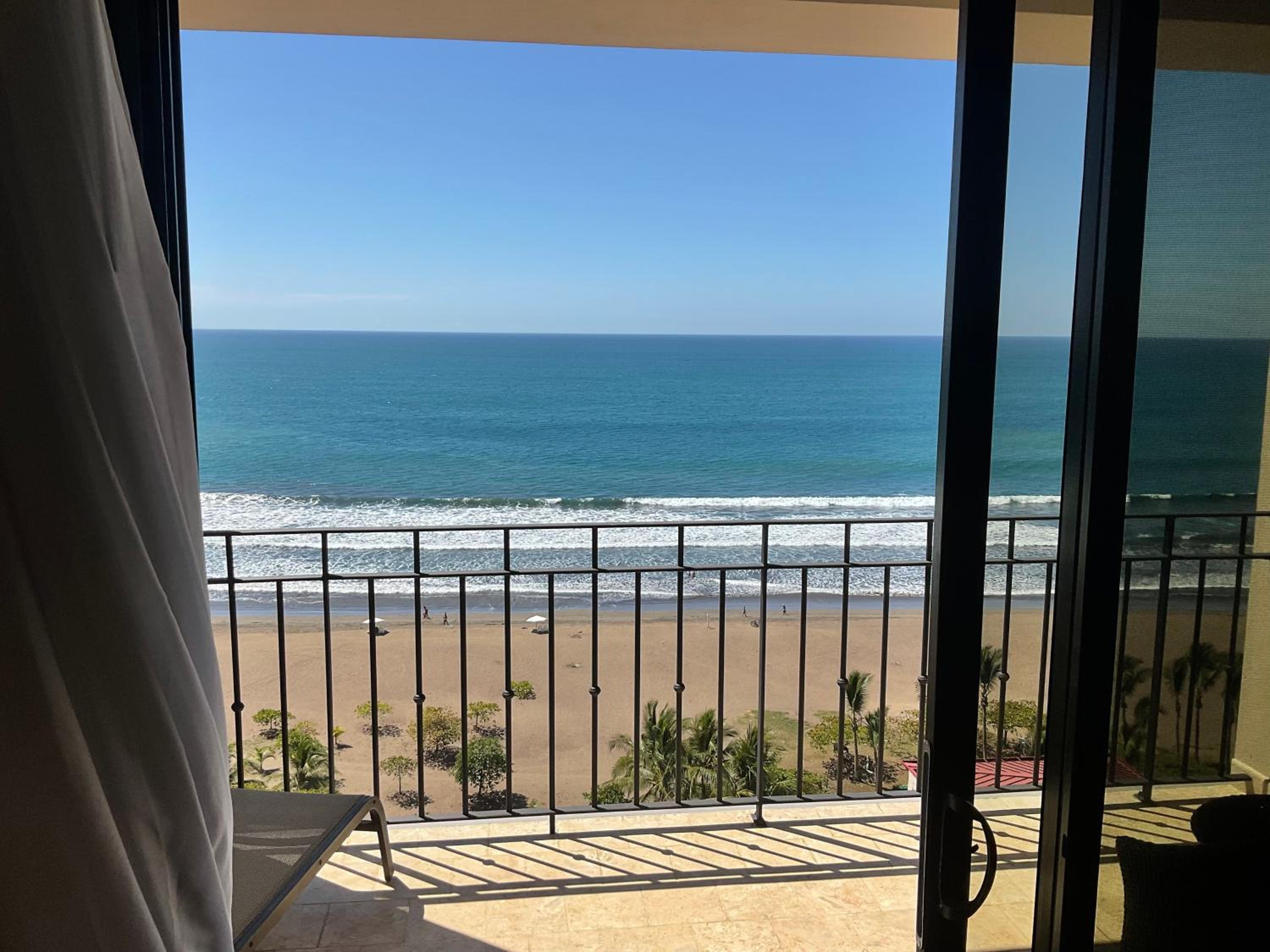 Jaco Oceanfront Condo #1119 in a Luxury Resort