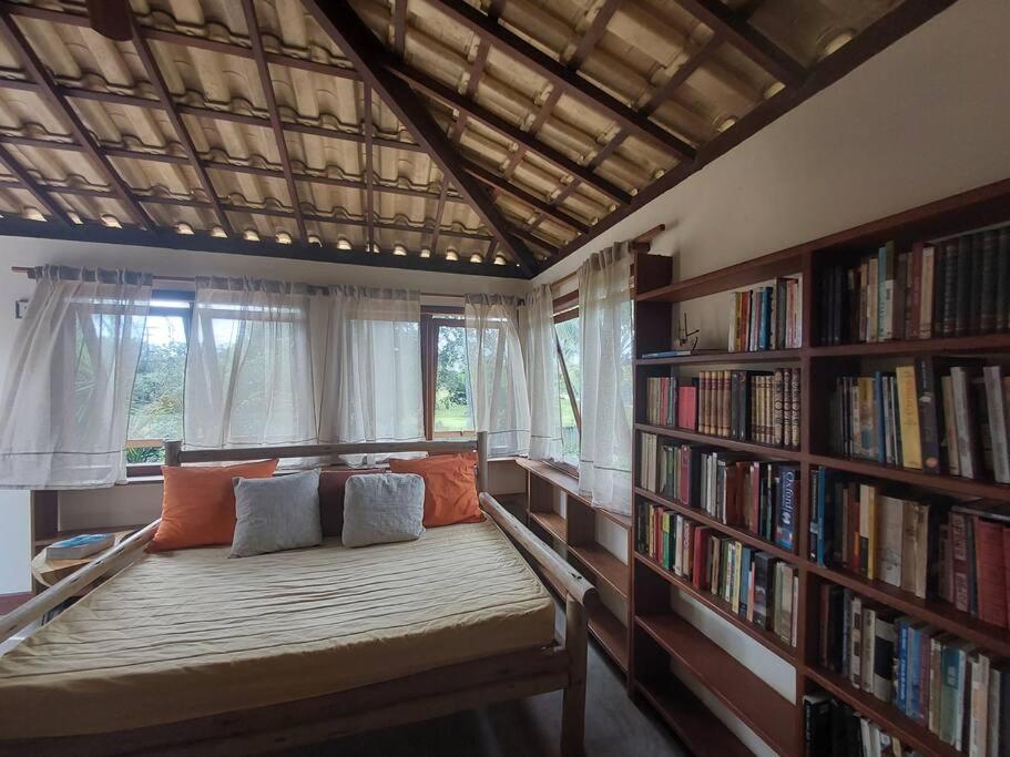 Casa Encantadora e Charmosa a 1 quadra da praia