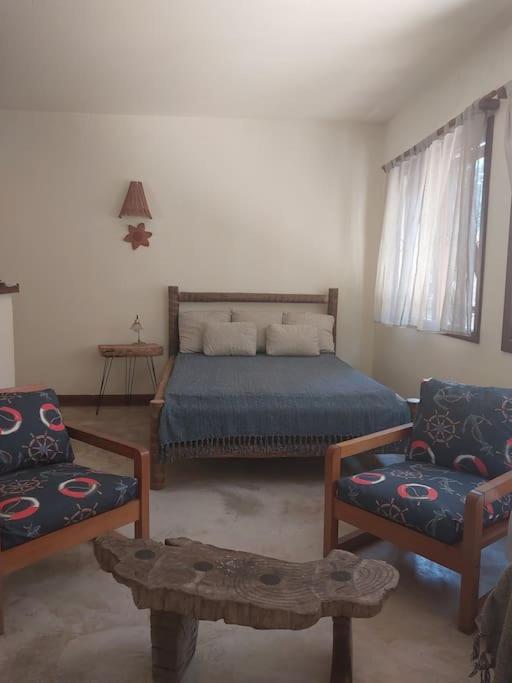 Casa Encantadora e Charmosa a 1 quadra da praia