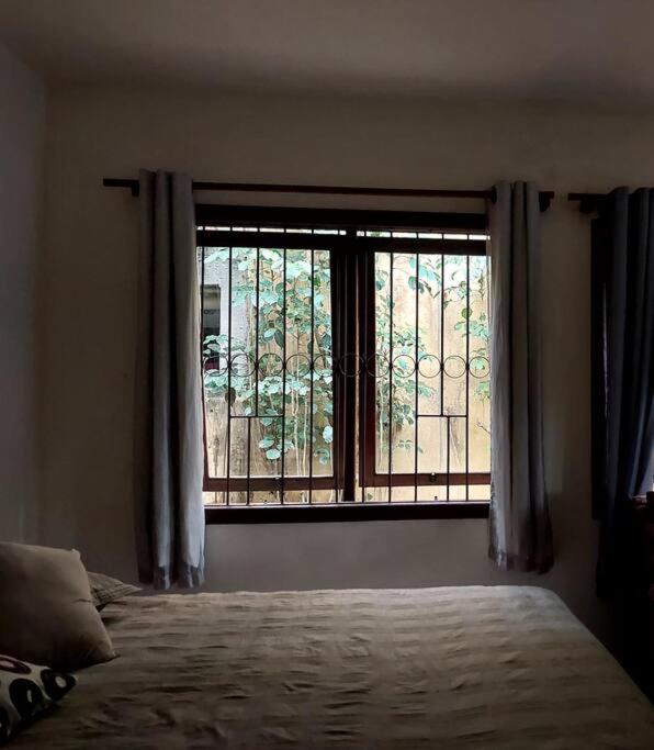 Casa Encantadora e Charmosa a 1 quadra da praia