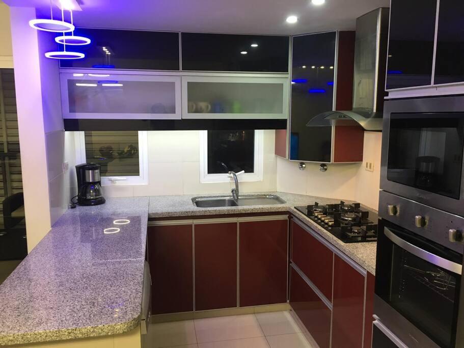 APARTAMENTO DE 2 HABITACIONES CON PISCINA Y 2 TERRAZAS CERCA DE EQUIPETROL, parqueo Gratis
