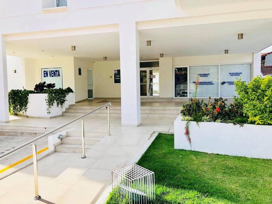 APARTAMENTO DE 2 HABITACIONES CON PISCINA Y 2 TERRAZAS CERCA DE EQUIPETROL, parqueo Gratis