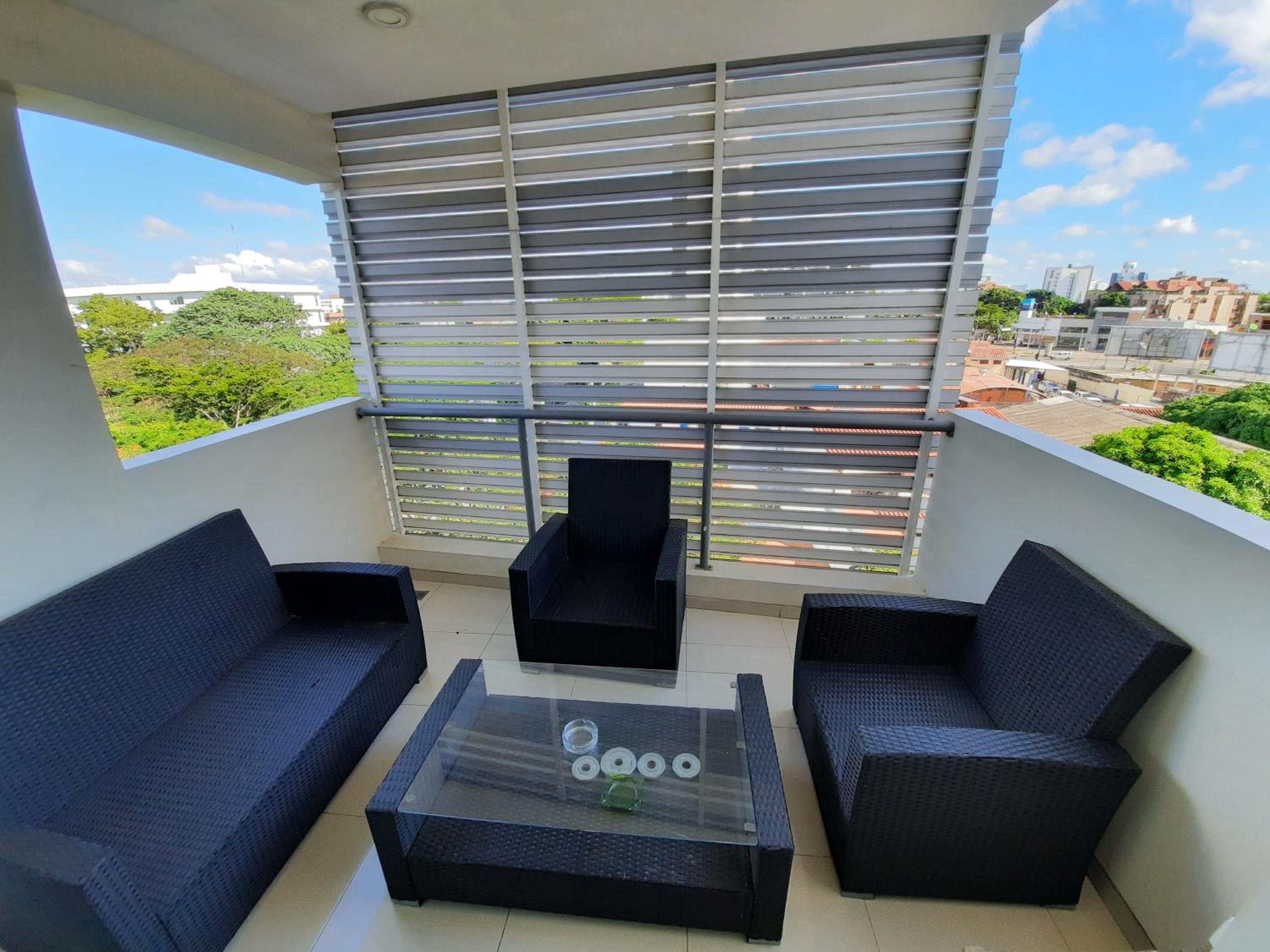 APARTAMENTO DE 2 HABITACIONES CON PISCINA Y 2 TERRAZAS CERCA DE EQUIPETROL, parqueo Gratis