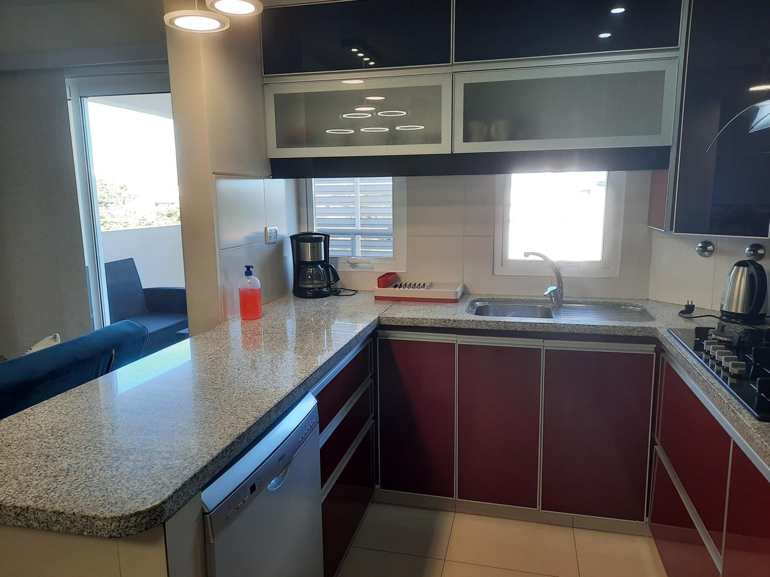 APARTAMENTO DE 2 HABITACIONES CON PISCINA Y 2 TERRAZAS CERCA DE EQUIPETROL, parqueo Gratis