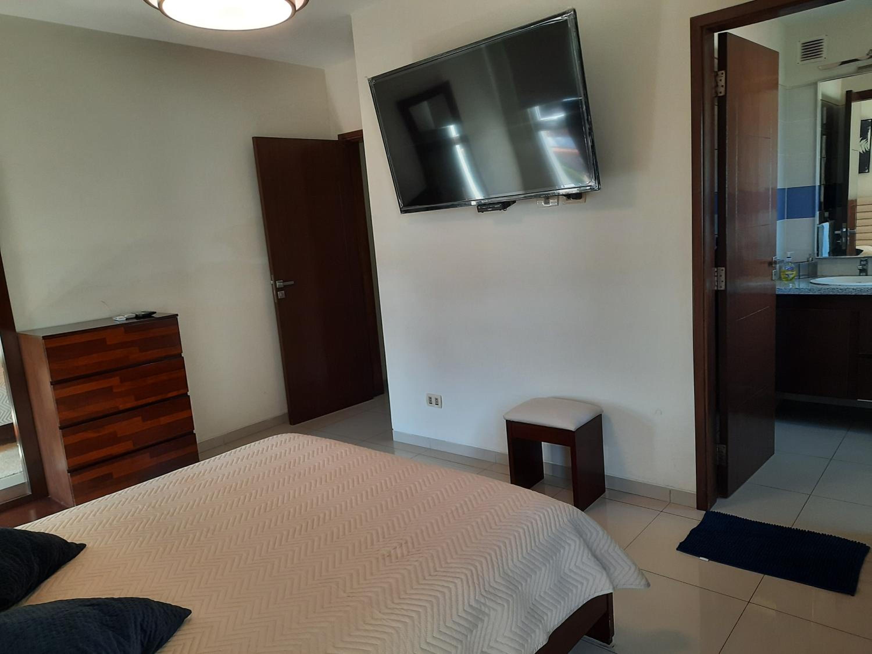 APARTAMENTO DE 2 HABITACIONES CON PISCINA Y 2 TERRAZAS CERCA DE EQUIPETROL, parqueo Gratis