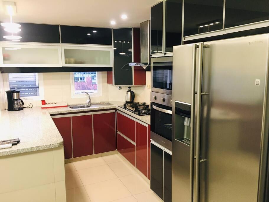 APARTAMENTO DE 2 HABITACIONES CON PISCINA Y 2 TERRAZAS CERCA DE EQUIPETROL, parqueo Gratis