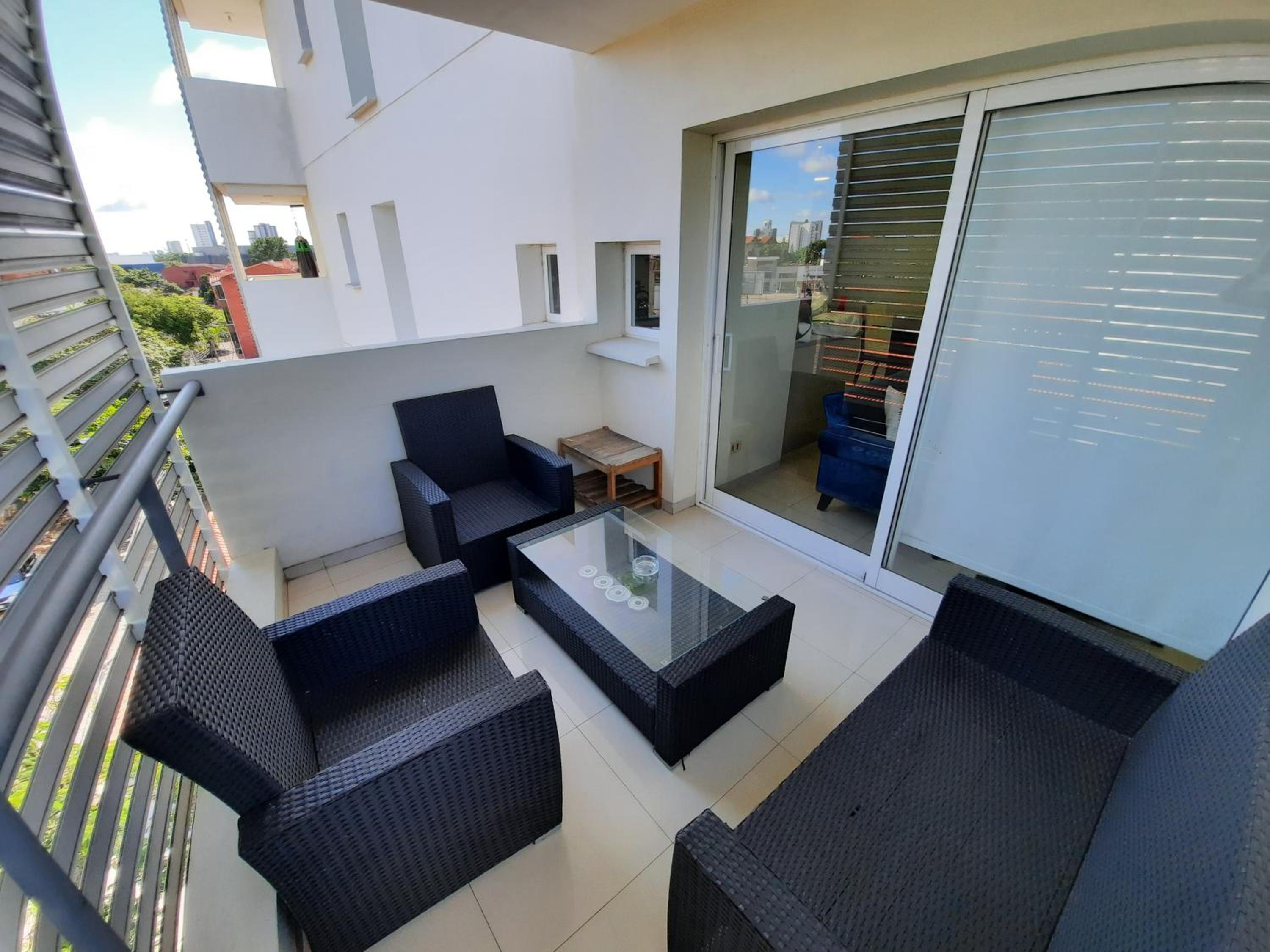 APARTAMENTO DE 2 HABITACIONES CON PISCINA Y 2 TERRAZAS CERCA DE EQUIPETROL, parqueo Gratis