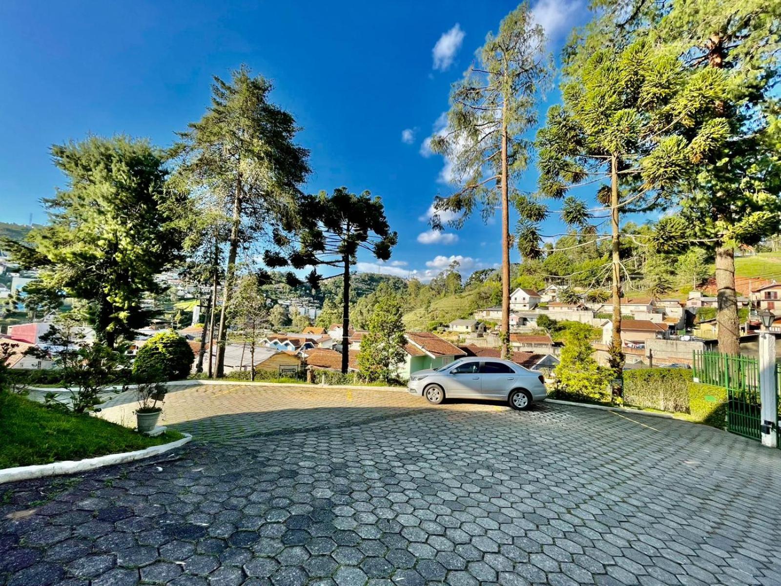 Apê Inteiro| 2Qts| Estacionamento| Wi-Fi 350| Pet Friendly| Ao Lado do Parque das CEREJEIRAS