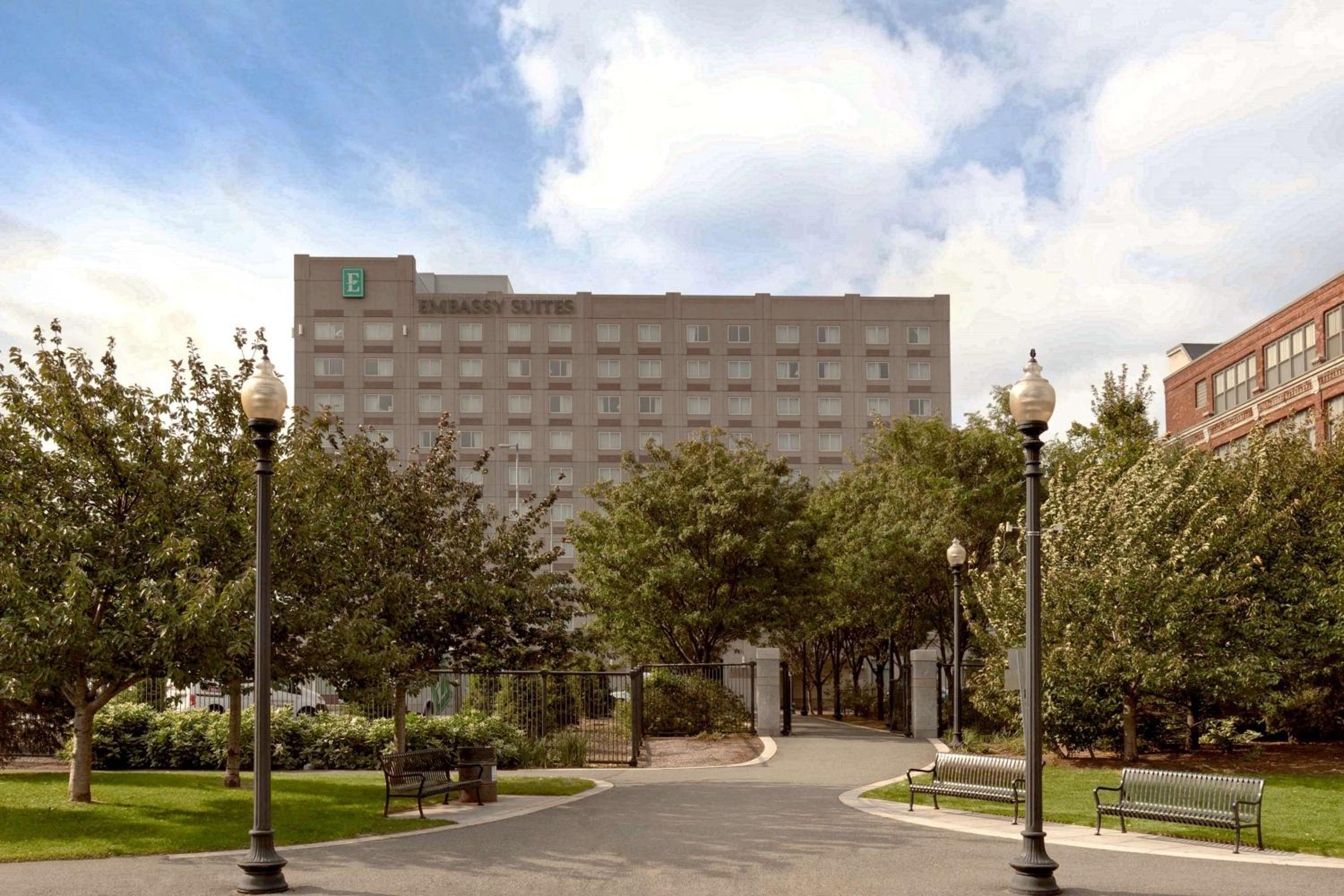 Hotel Embassy Suites by Hilton Boston at Logan Airport