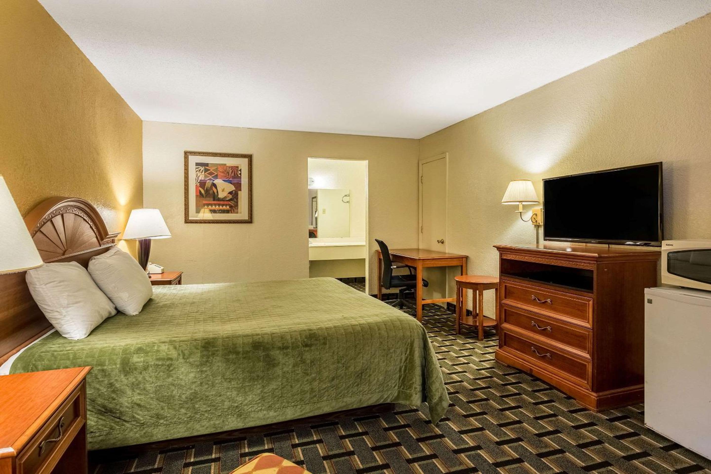 Rodeway Inn Denmark-Jackson - Property Image 7