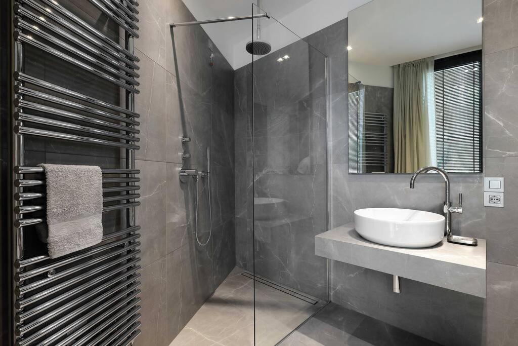 Luxury Apartment Como Lake view 4