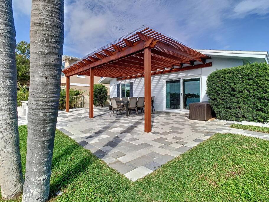 Magical Sunset waterfront view, renovated 3bd 2bth view 3