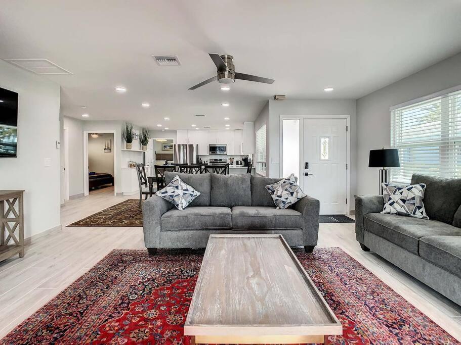 Magical Sunset waterfront view, renovated 3bd 2bth view 5