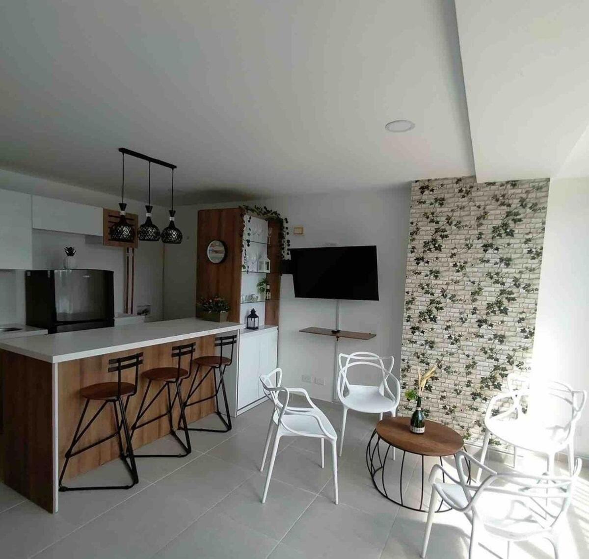 Apartamentos Avenida del malecón, frente al lago. Guatape