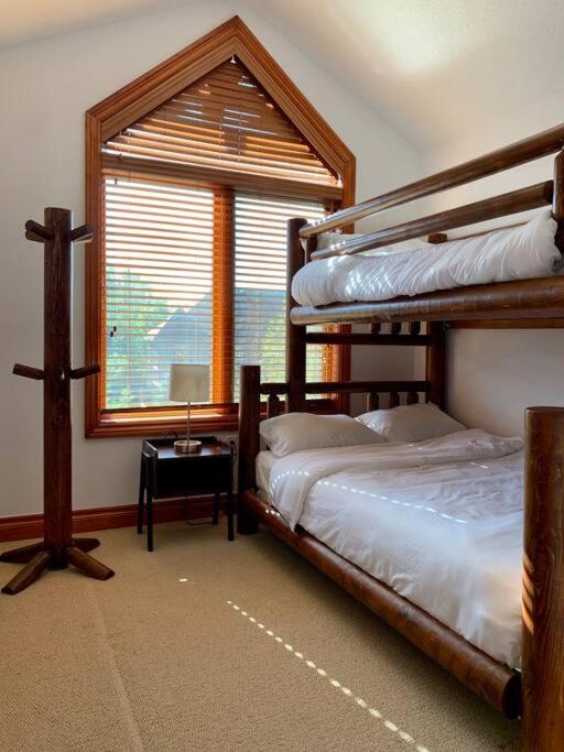 Beautiful Cottage at The Blue Mountain
