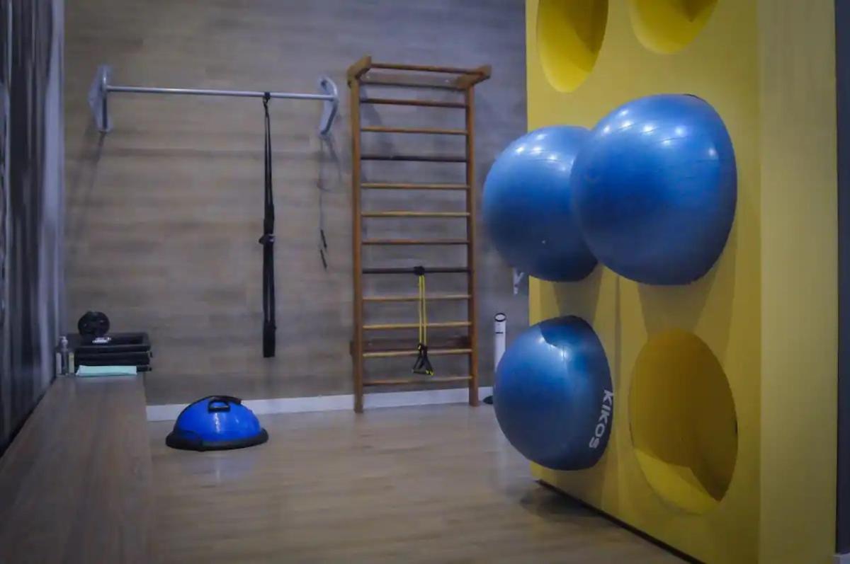 Lindo studio equipado em apartamento clube com academia e conforto no centro de Curitiba - MID Home