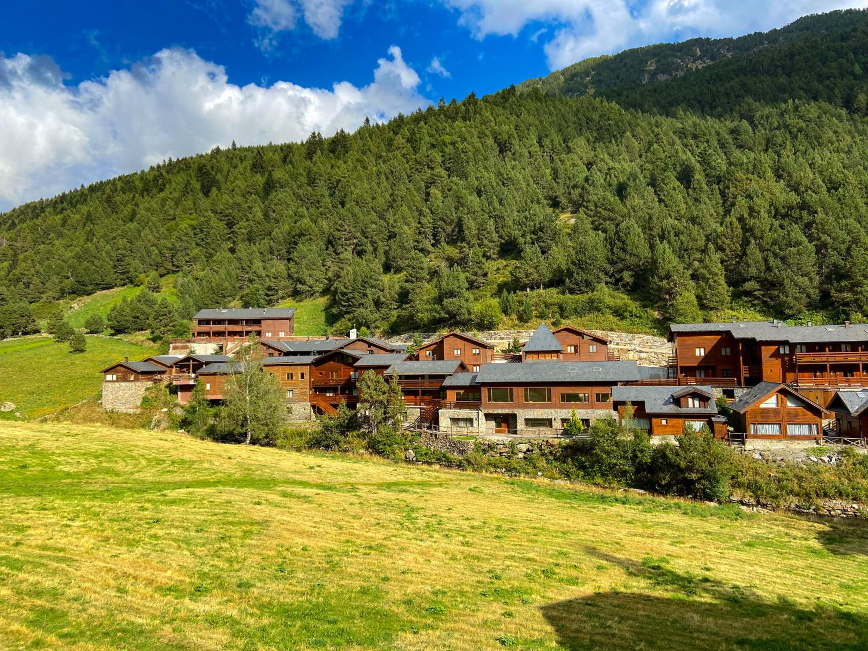Modern Blue Studio En Valle De Incles - Parking Gratis l by BonesVacances