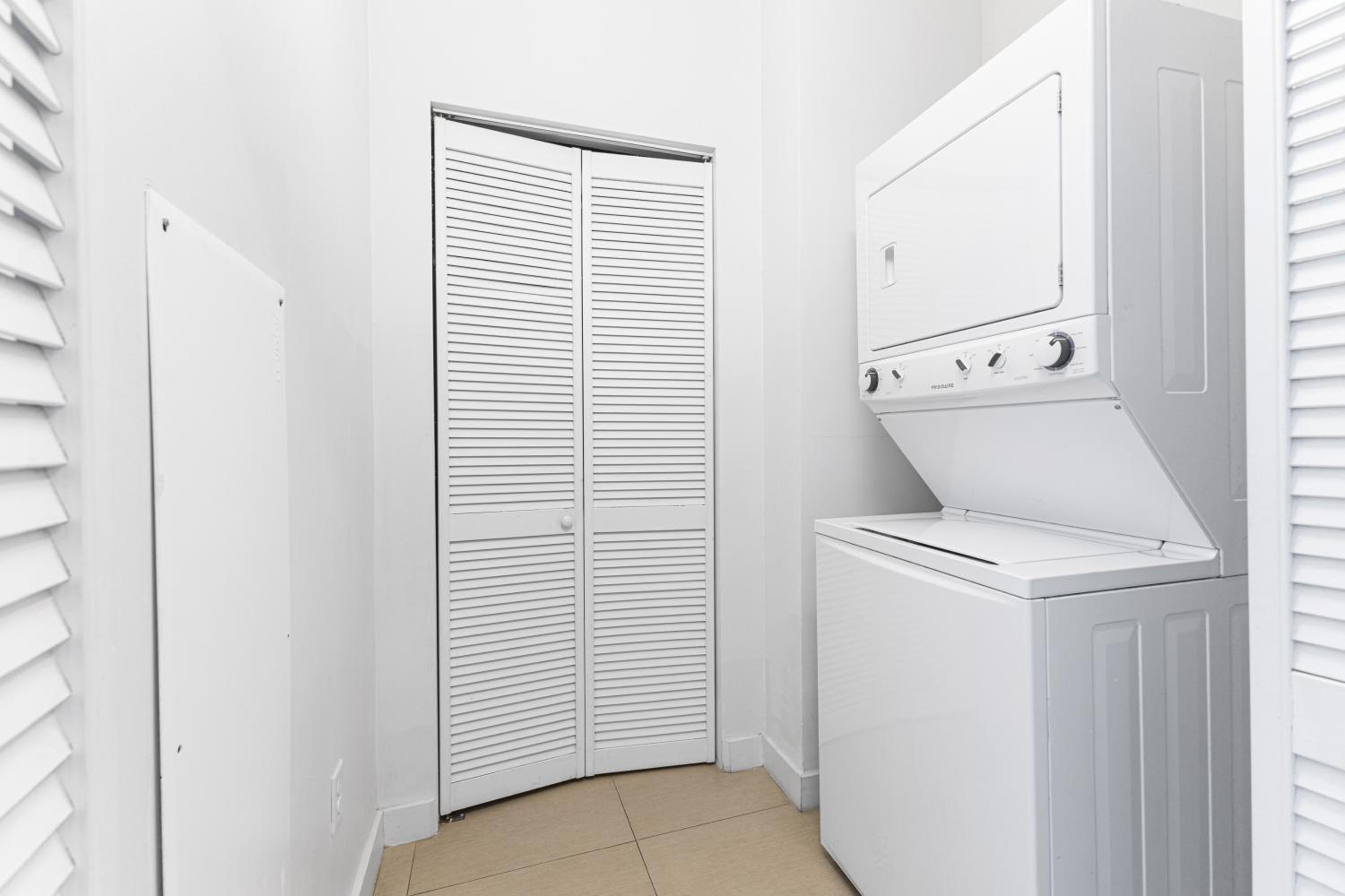 Dharma Home Suites Miami Beach at Monte Carlo