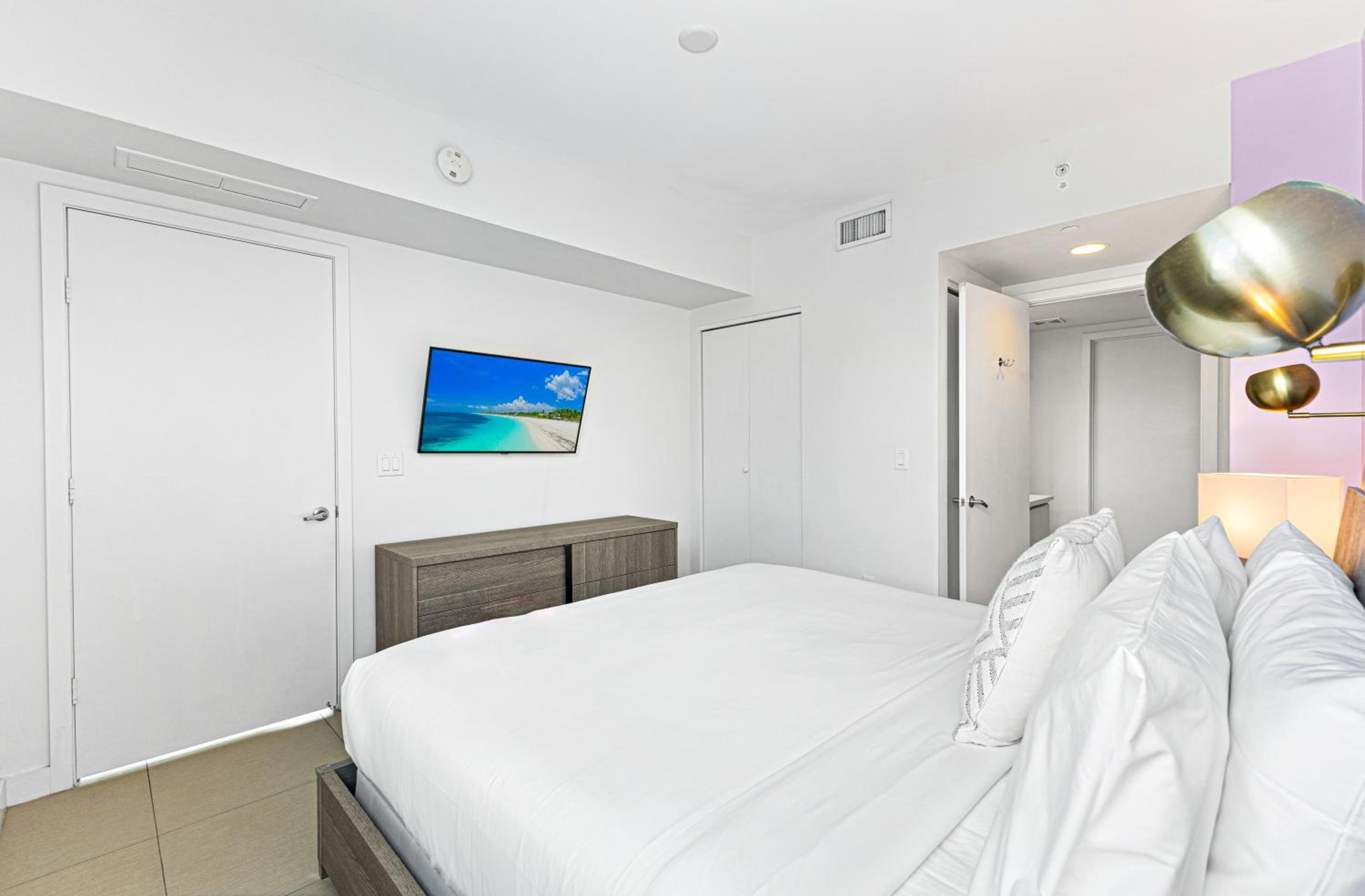 Dharma Home Suites Miami Beach at Monte Carlo