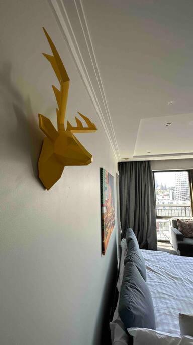 HeartCBD LUX Top Floor 2 Bedroom /Pool/Spa/GYM