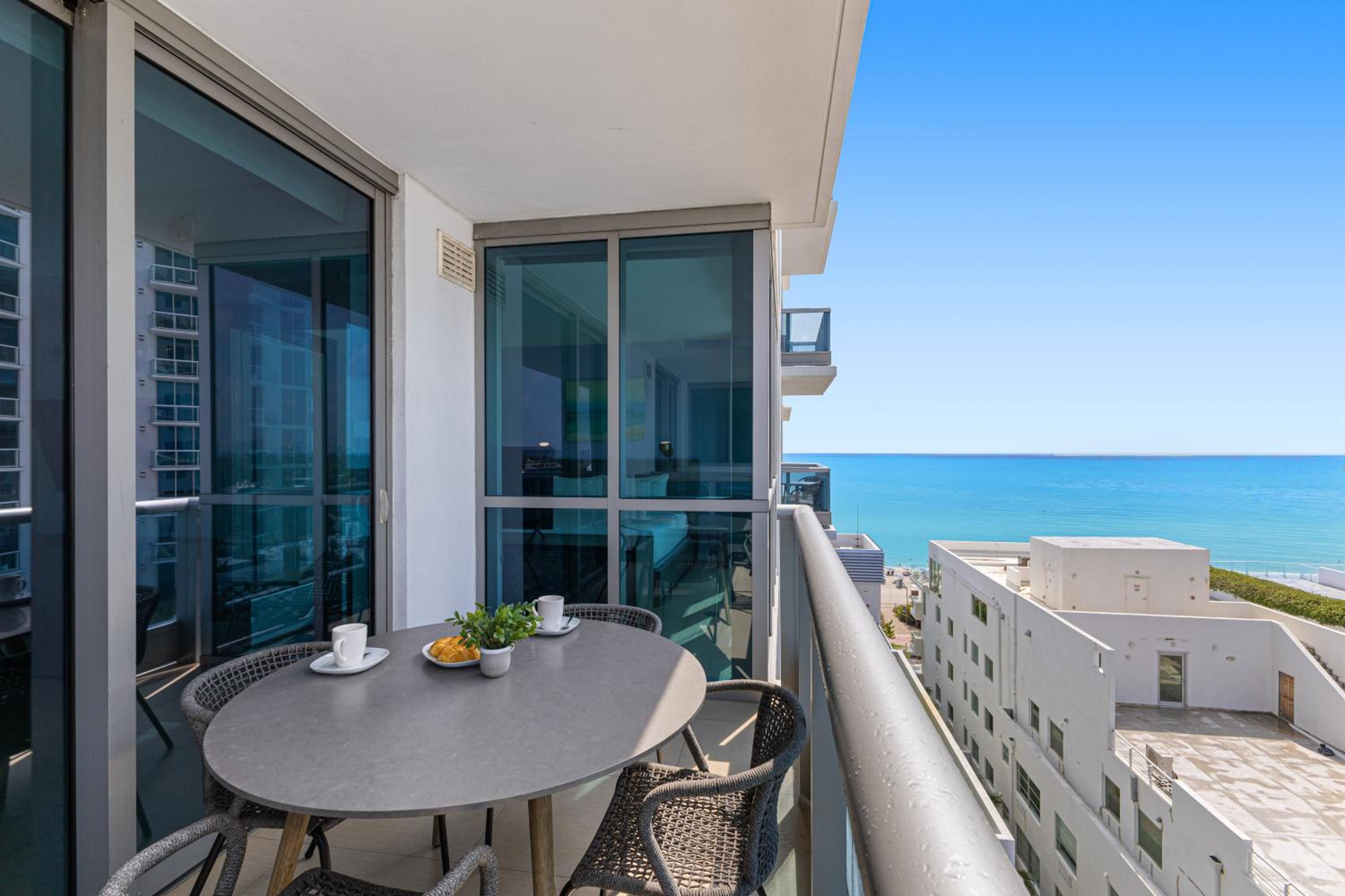 Dharma Home Suites Miami Beach at Monte Carlo