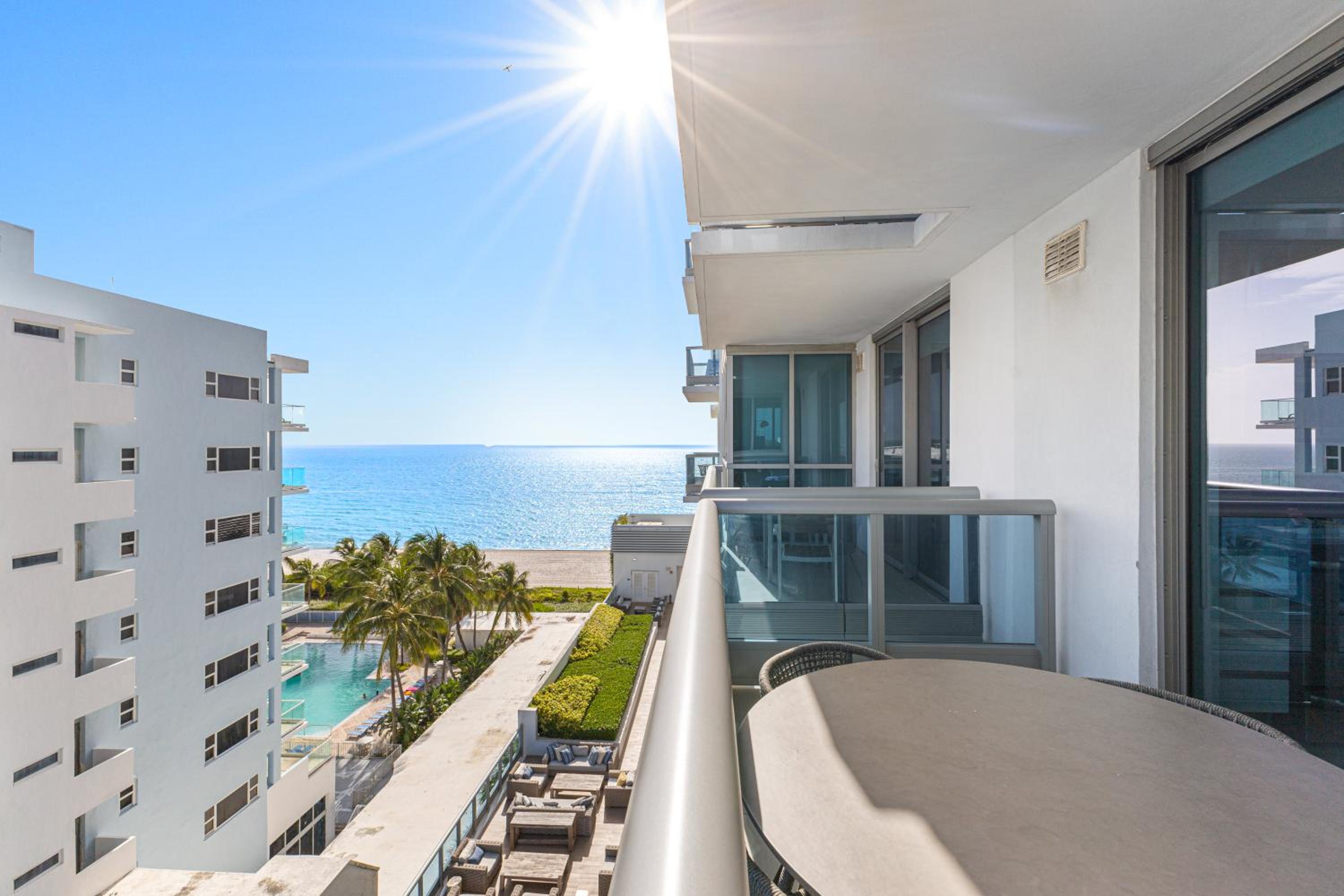Dharma Home Suites Miami Beach at Monte Carlo