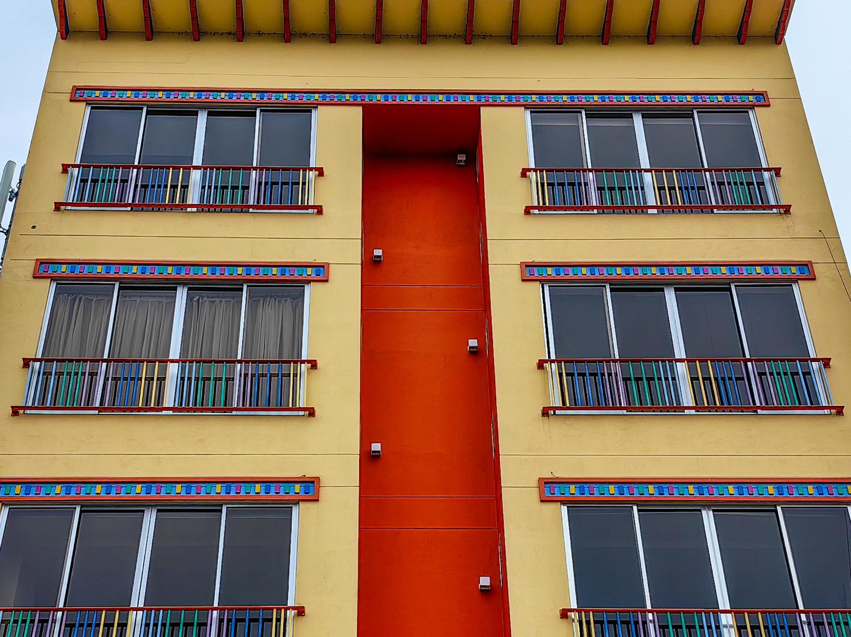 Aparta Hotel Main avenue con parqueadero