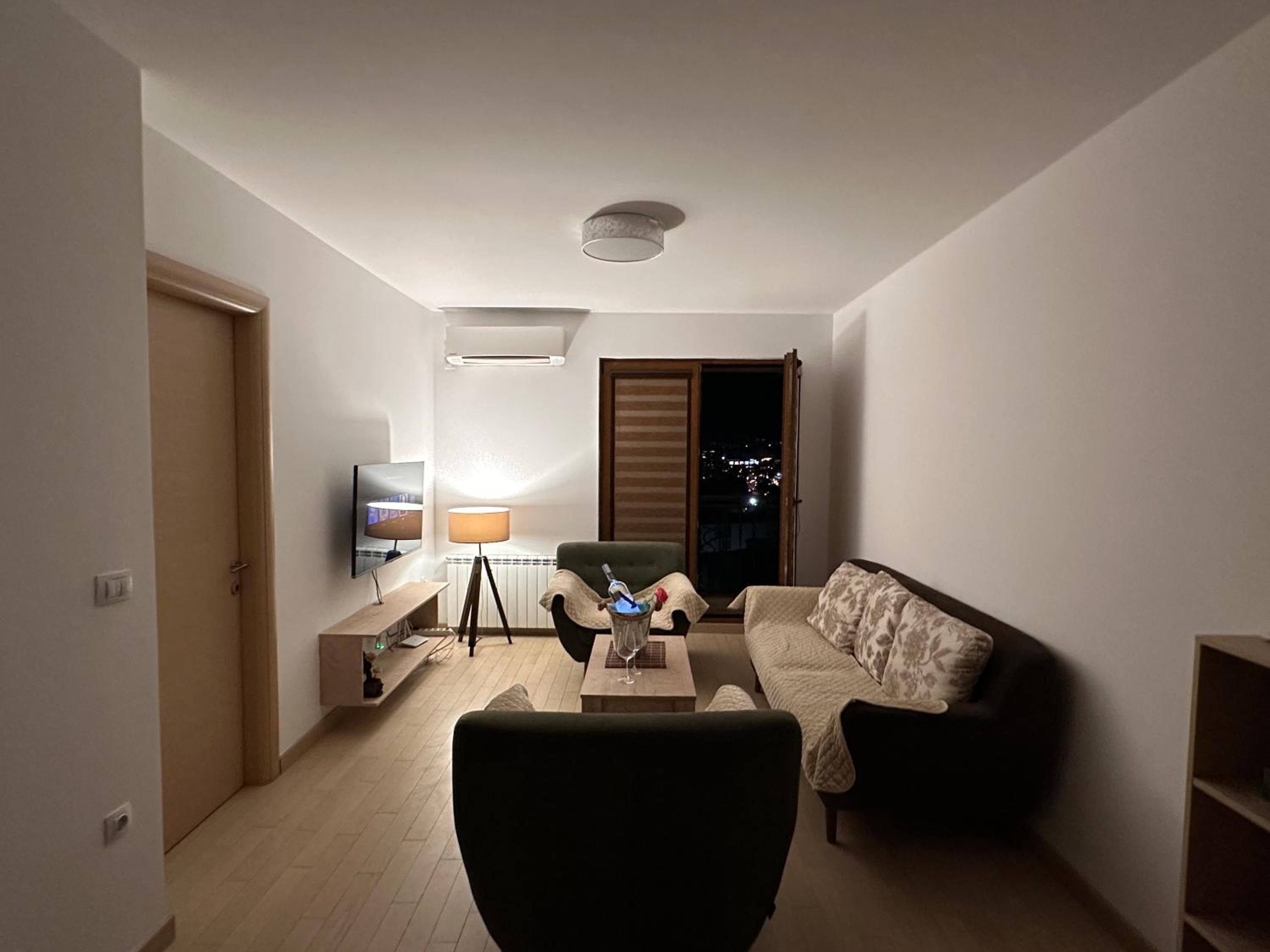Dow Apartments - Luxury 13th floor, parking view 2