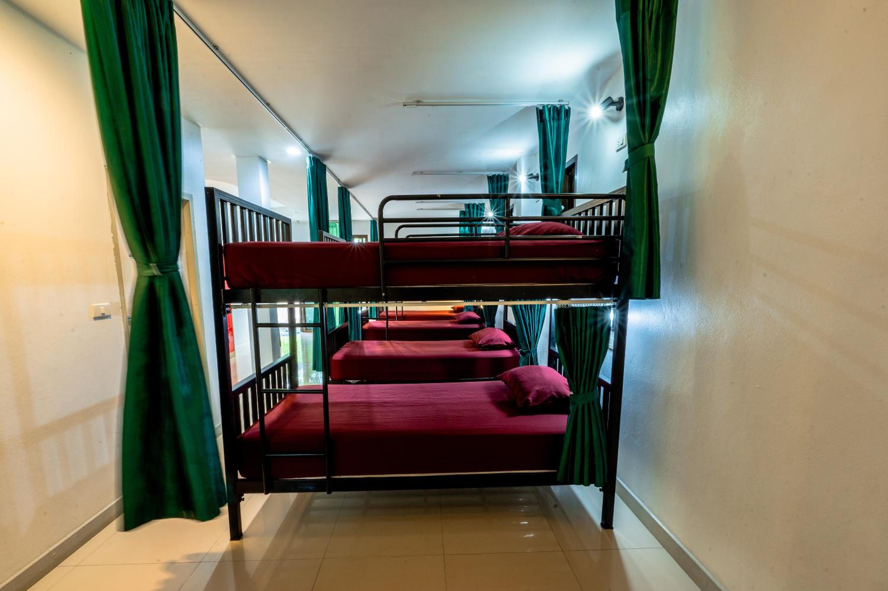 Samui Backpacker Hotel