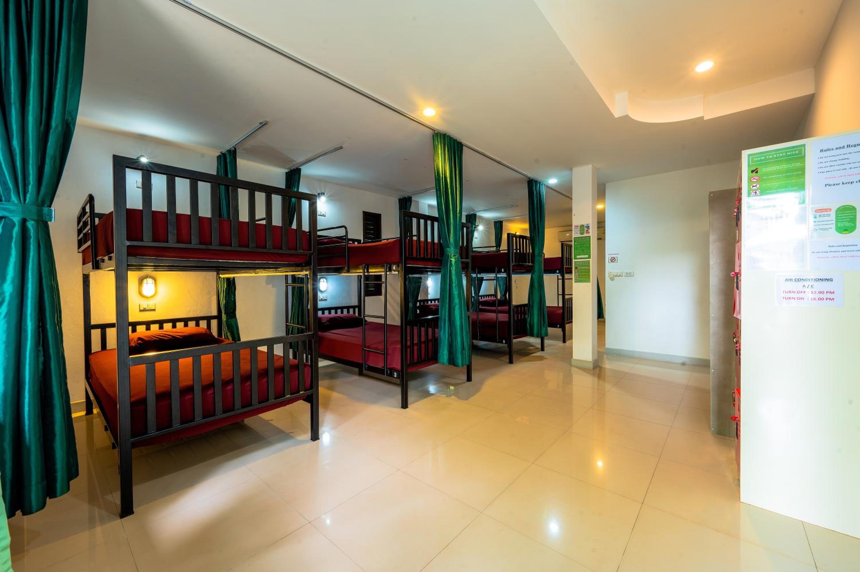 Samui Backpacker Hotel