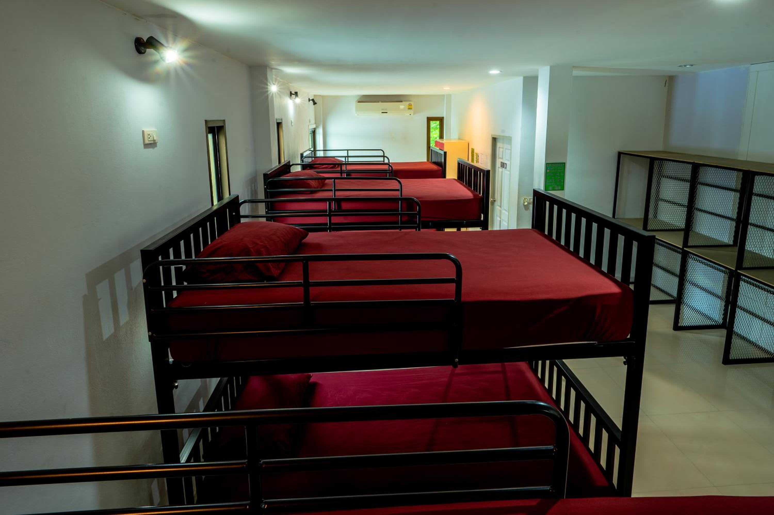 Samui Backpacker Hotel
