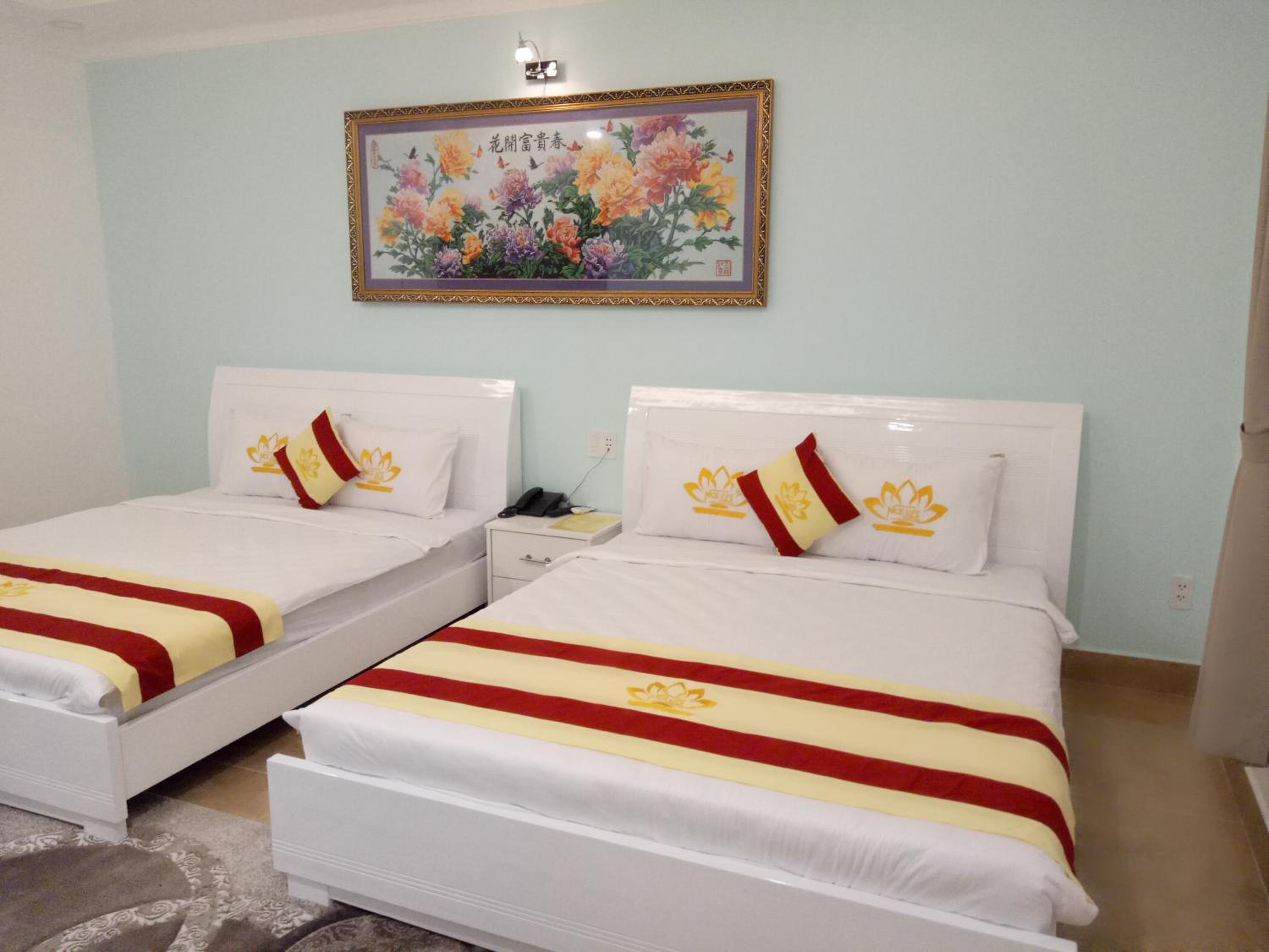 Nice Life Hotel