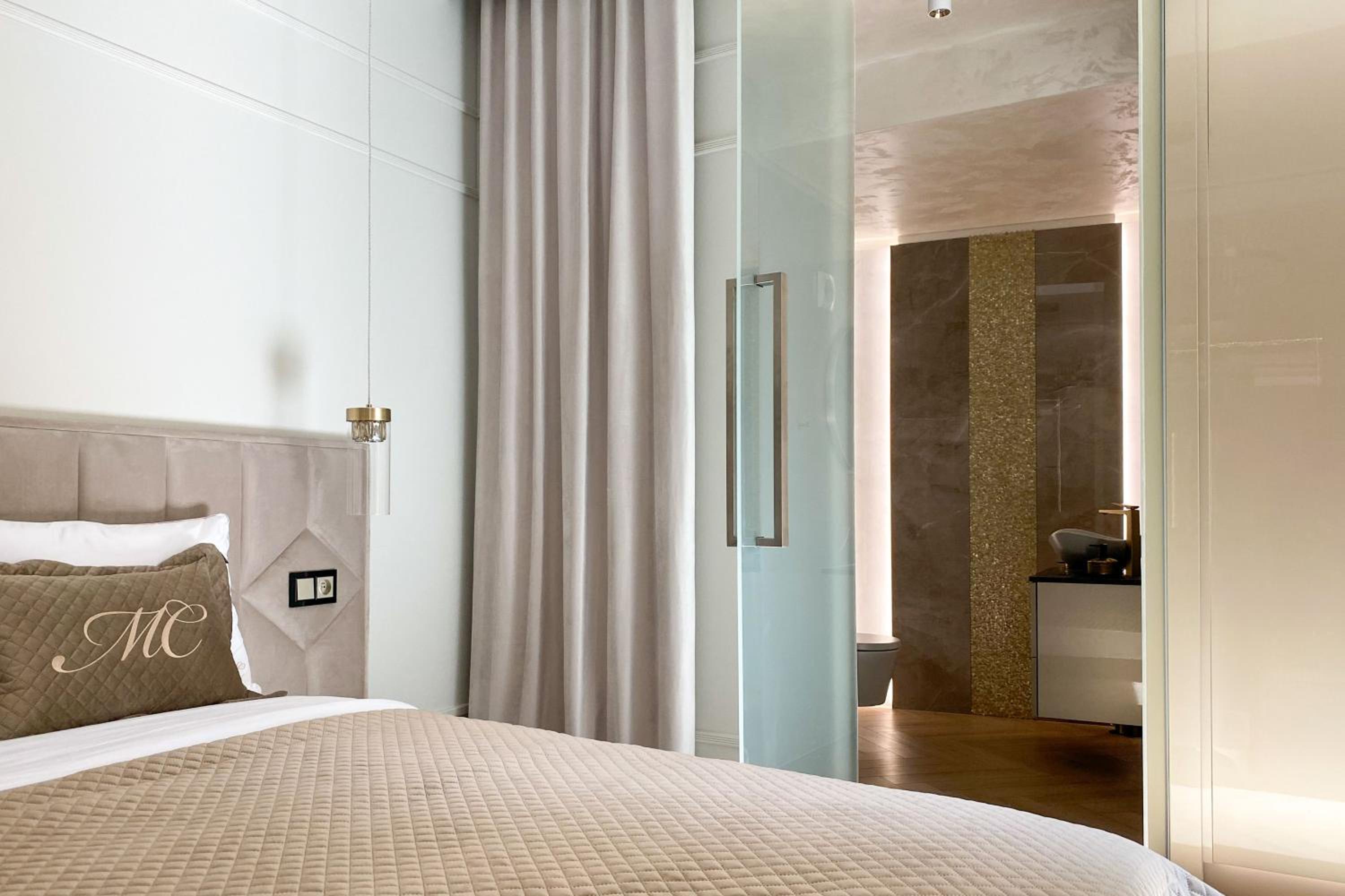 Monaco Premium Suites