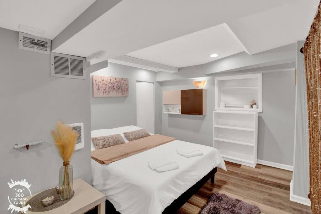 Logan square monthly apartament
