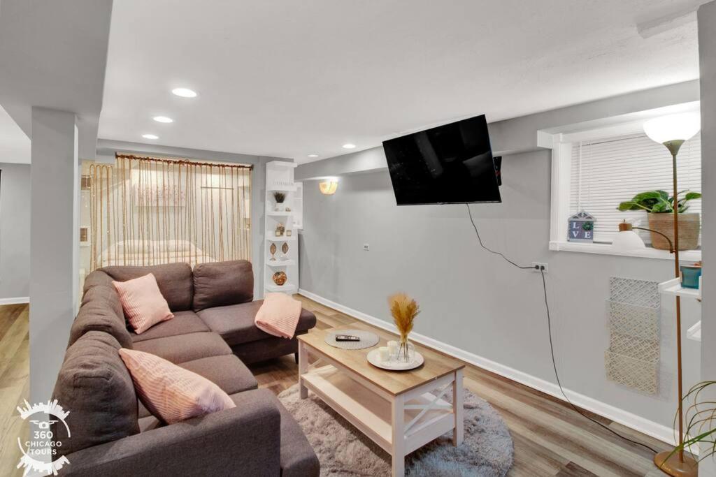 Logan square monthly apartament