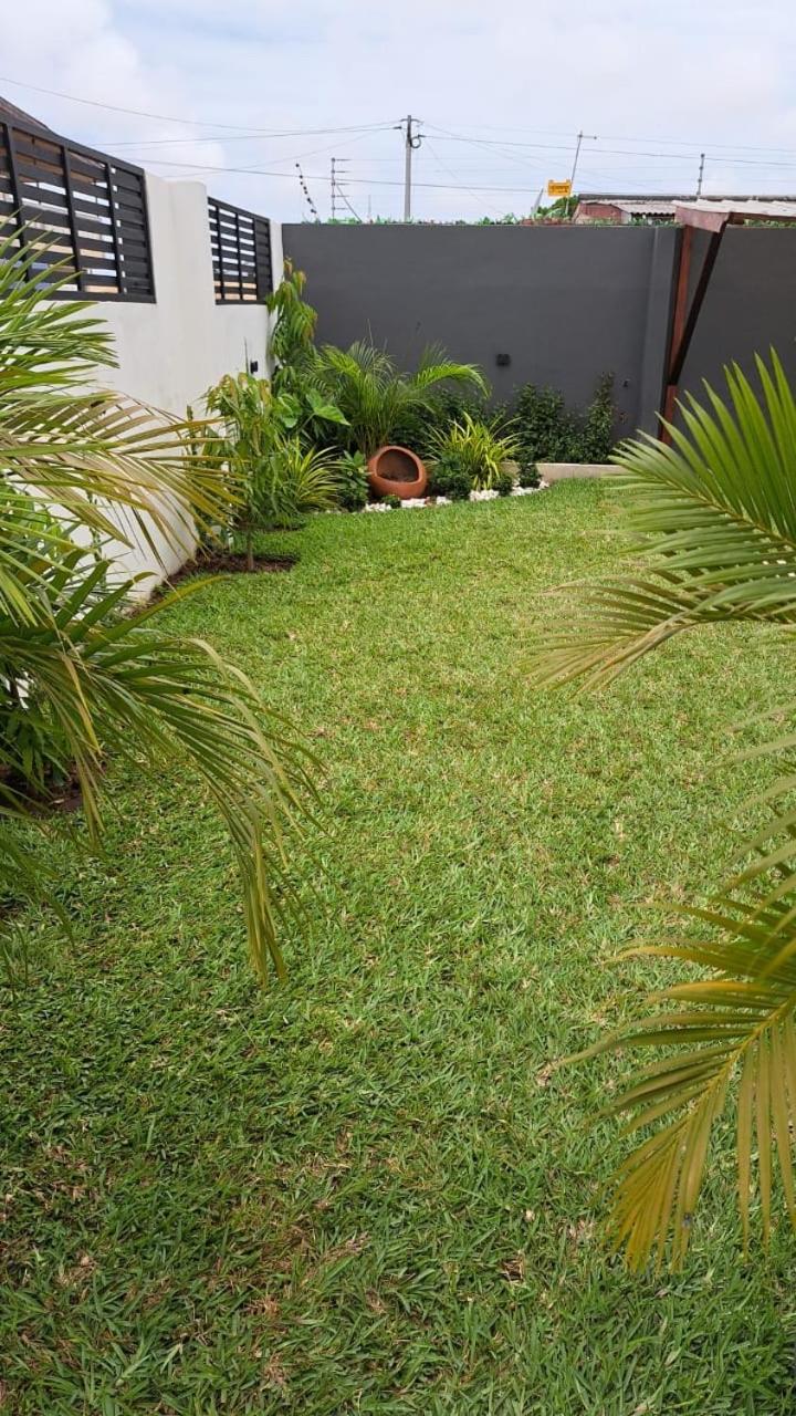 Modern Family House with 2 bedrooms + Free Parking view 2