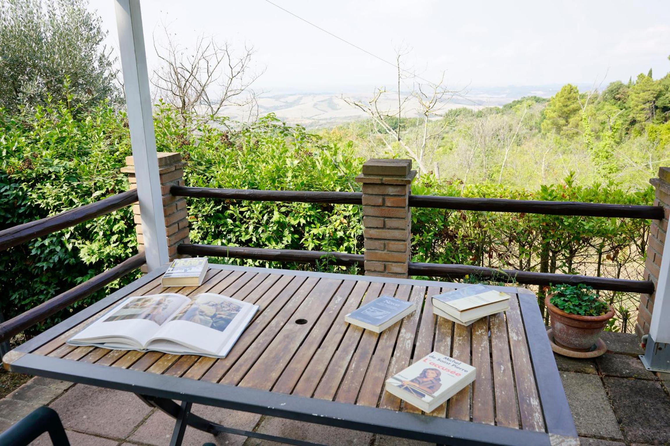 Antica Pietra holiday house with pool