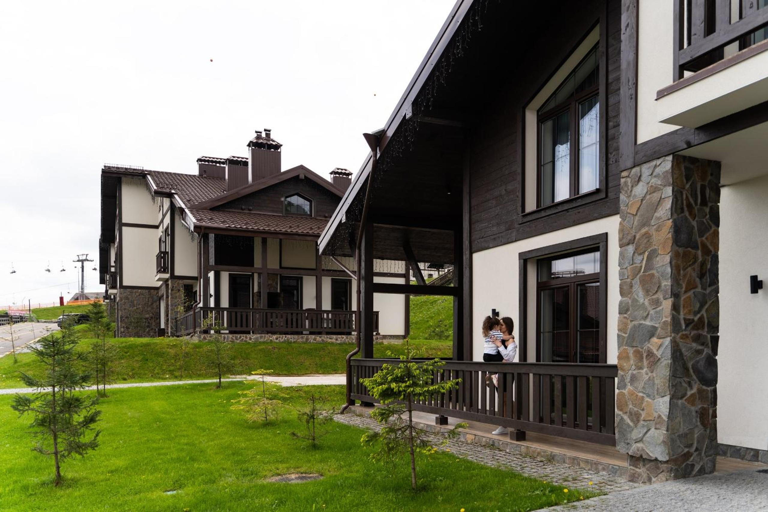 Greitser Elit Chalet view 3