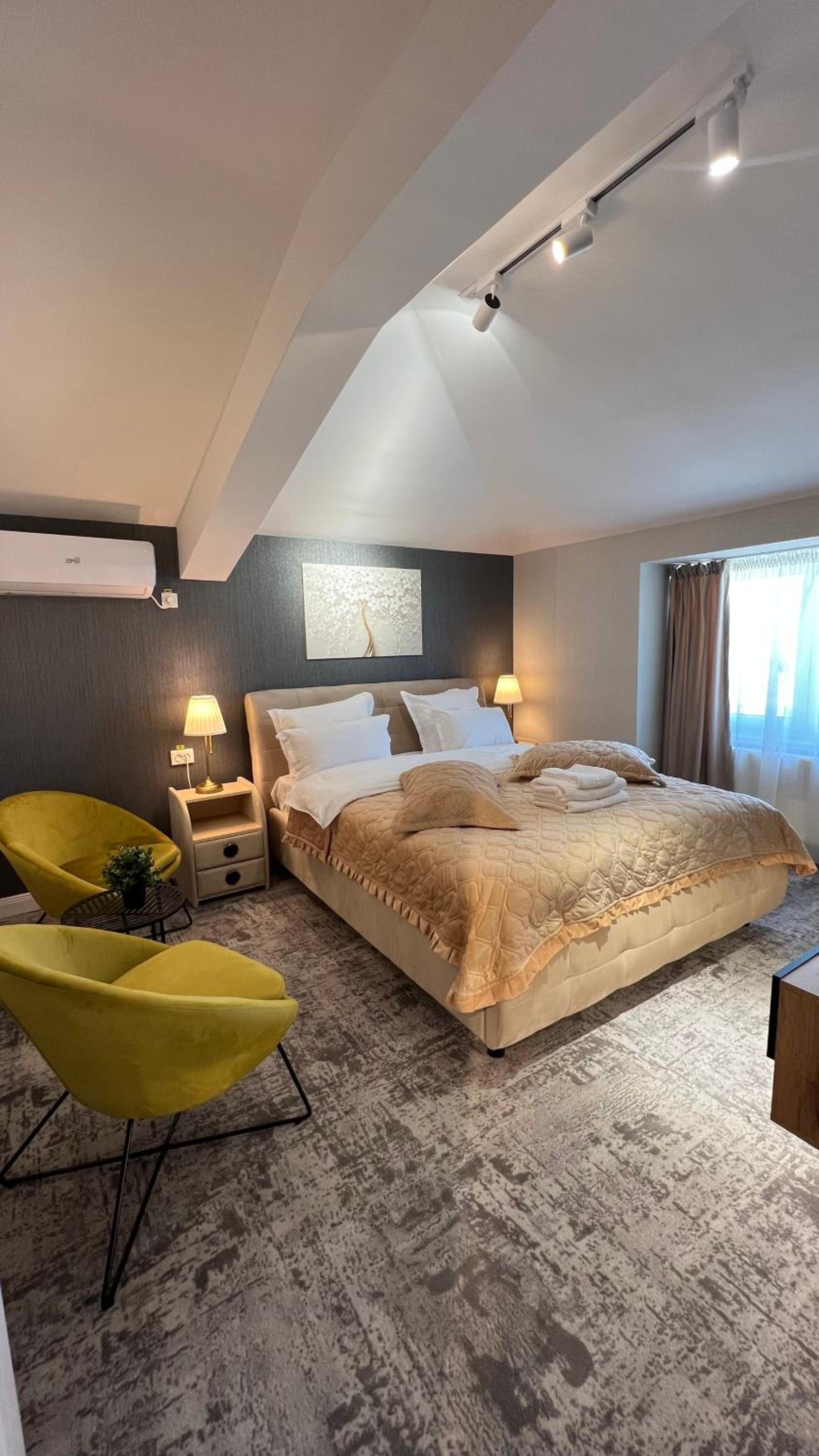 Complex Rediu 54 Luxury Apartaments view 2