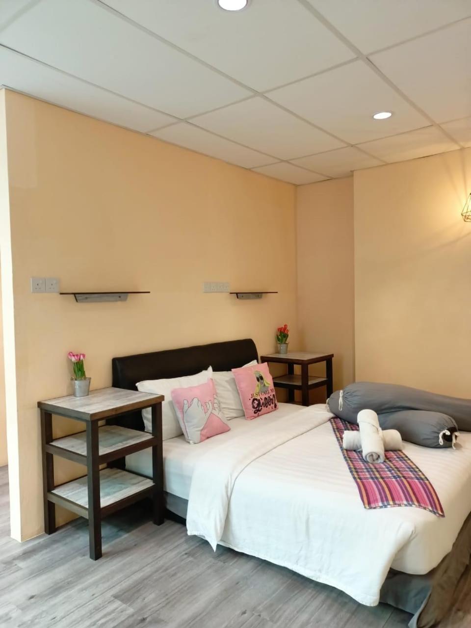 Loft Pals Urbanstay Lodge, Kapit, photo 159