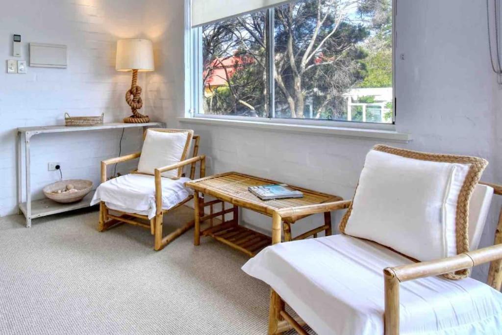Beautiful, modern apartment seconds from beach