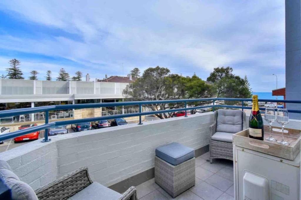 Beautiful, modern apartment seconds from beach
